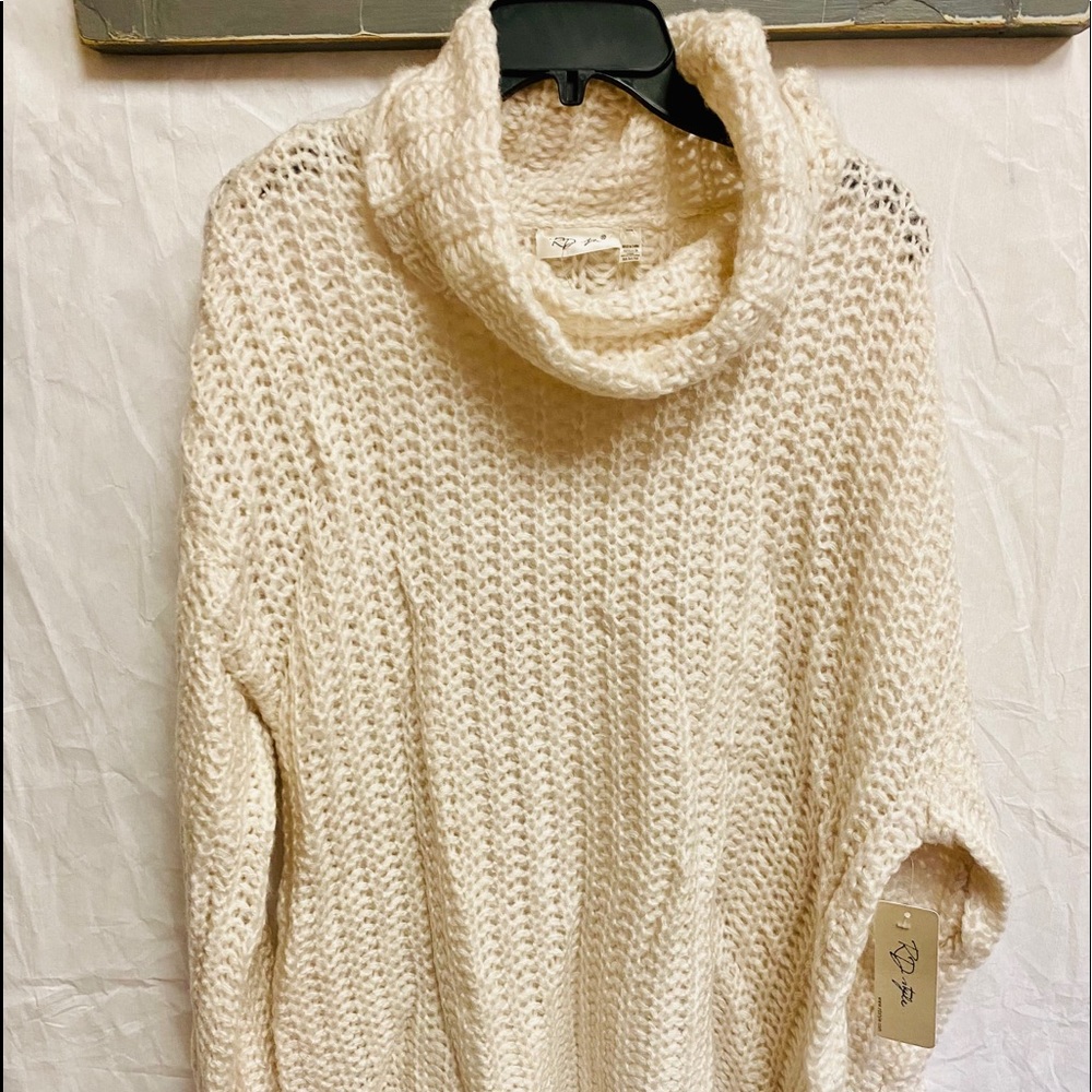 RD Style Ivory Cowl Neck Sweater Sz M